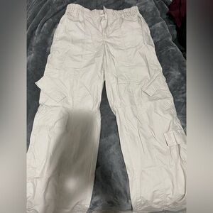 Forever 21 Size M Cream Cargo Pants